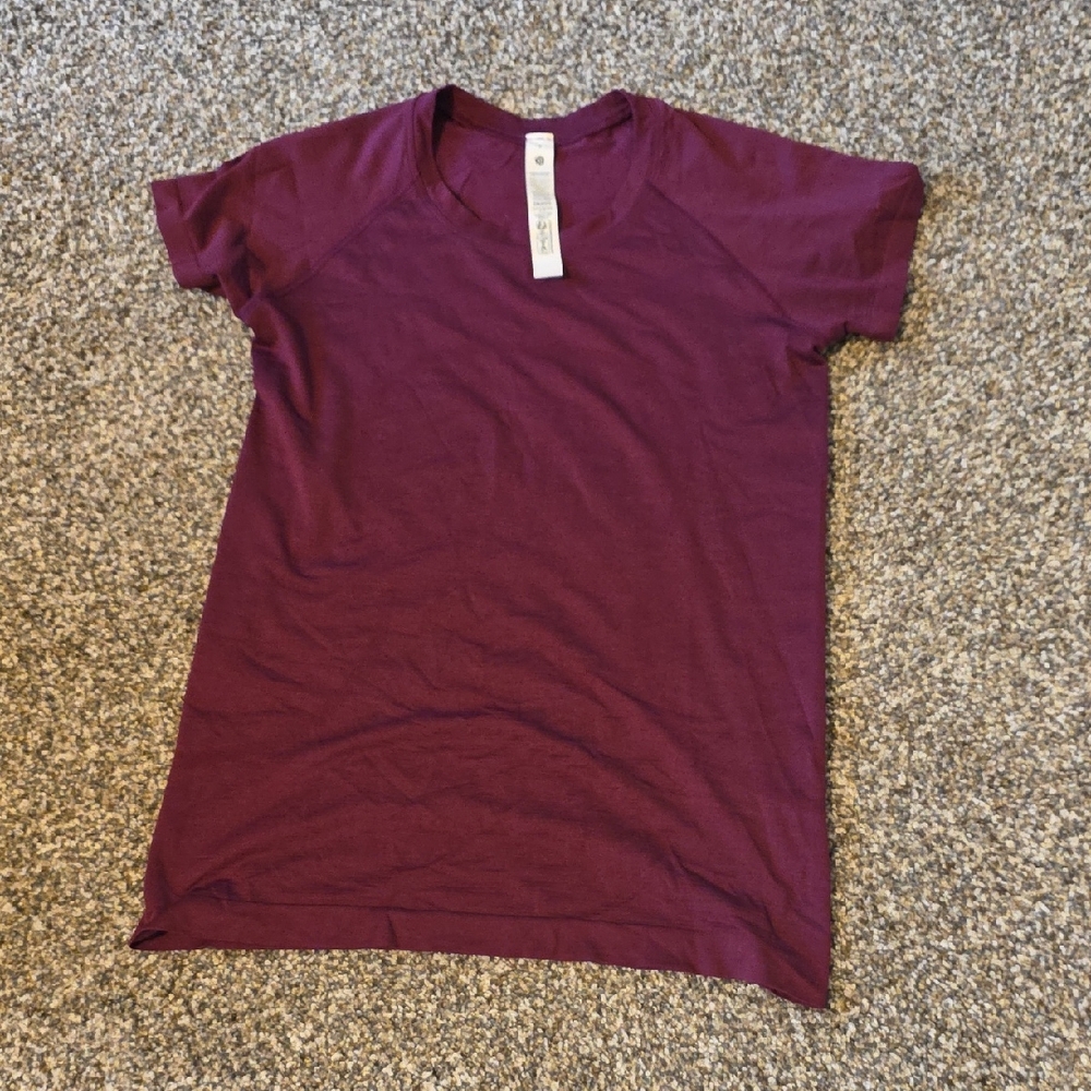 lululemon athletica Swiftly Tech Hip Length Purple Short Sleeve, Size 8